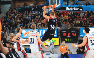 Laboral Kutxa Baskonia 82-75 Obradoiro Rio Natura Monbus