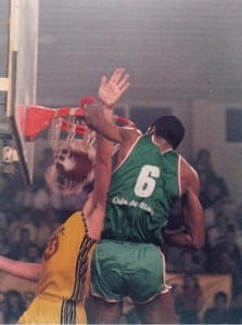 Willie Simmons, el recambio a Essie Hollis que no convenció