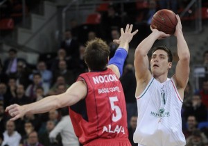 Kristjan Kangur,sustituto de Shengeila durante los próximos dos meses