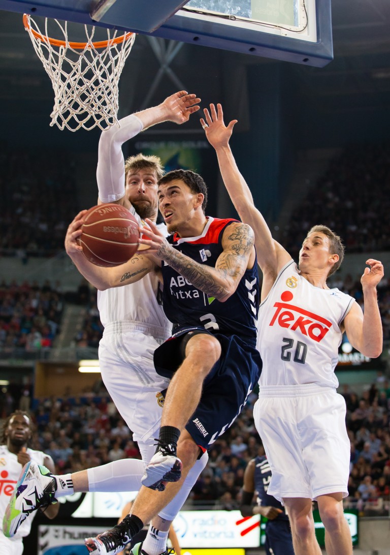 Video resumen Laboral Kutxa Baskonia 86-80 Real Madrid