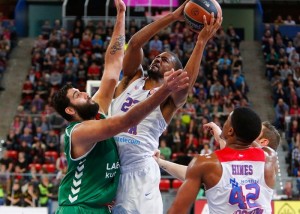 Ioannis Bourousis MVP de la J4 del Top 16 junto a Jan Vesely