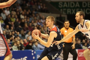 Rio Natura Monbus Obradoiro 69-86 Laboral Kutxa Baskonia