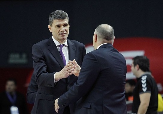 Velimir Perasovic, mejor entrenador del mes de febrero-Trofeo AEEB