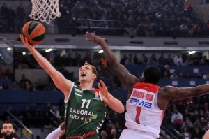 Highlights: Olympiacos 82-68 Laboral Kutxa Baskonia