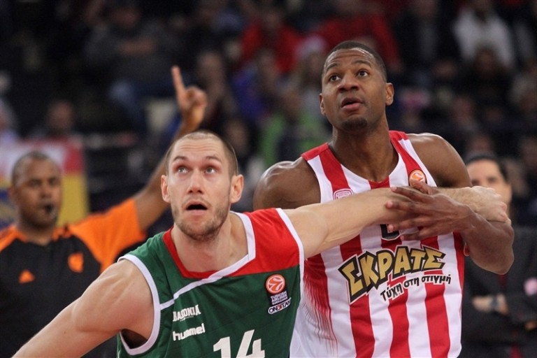 Olympiacos 82-68 Laboral Kutxa Baskonia