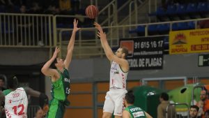 Jaka Blazic tiene un esguince fuerte en el tobillo izquierdo