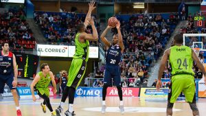 Darius Adams establece el récord de triples anotados del Baskonia en una temporada