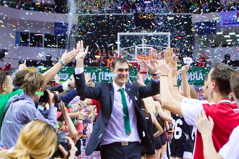georgios-bartzokas-celebrates-lokomotiv-kuban-krasnodar-eb15