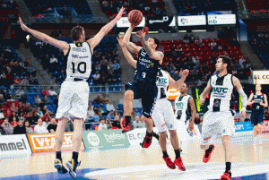 Laboral Kutxa Baskonia 102-99 Fiatc Mutua Joventut