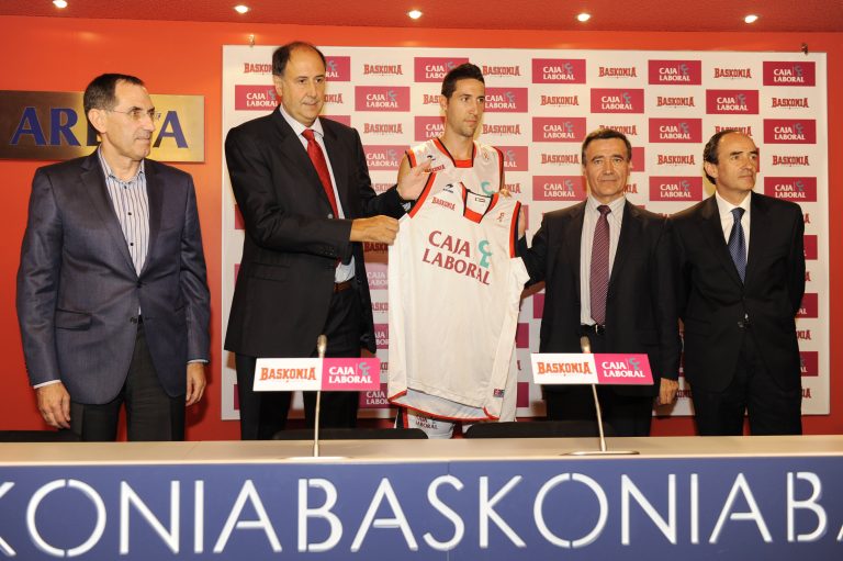 Caja Laboral renueva dos años más con Baskonia