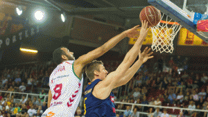 Adam Hanga se desvincula del Baskonia y firma por el FC Barcelona