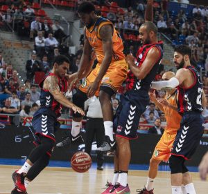 Entre dudas e ilusiones, las primeras pinceladas del Baskonia 16/17