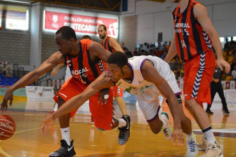 Laboral Kutxa Baskonia 79-63 Unicaja de Málaga en el II Torneo EncestaRías de Pontevedra