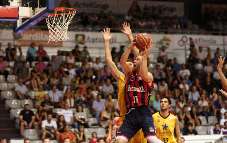 Trevor Cooney continuará en el Baskonia los próximos dos meses
