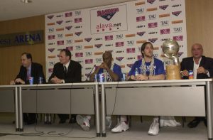 Especial Baskonia Campeón de Liga ACB 01/02 en Cope Vitoria