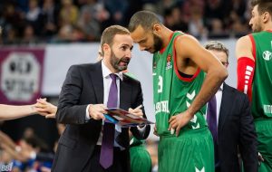 Adam Hanga anota el punto 30.000 del Baskonia en la Euroliga
