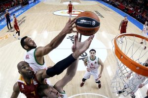 Adam Hanga, nombrado mejor defensor de la Euroliga