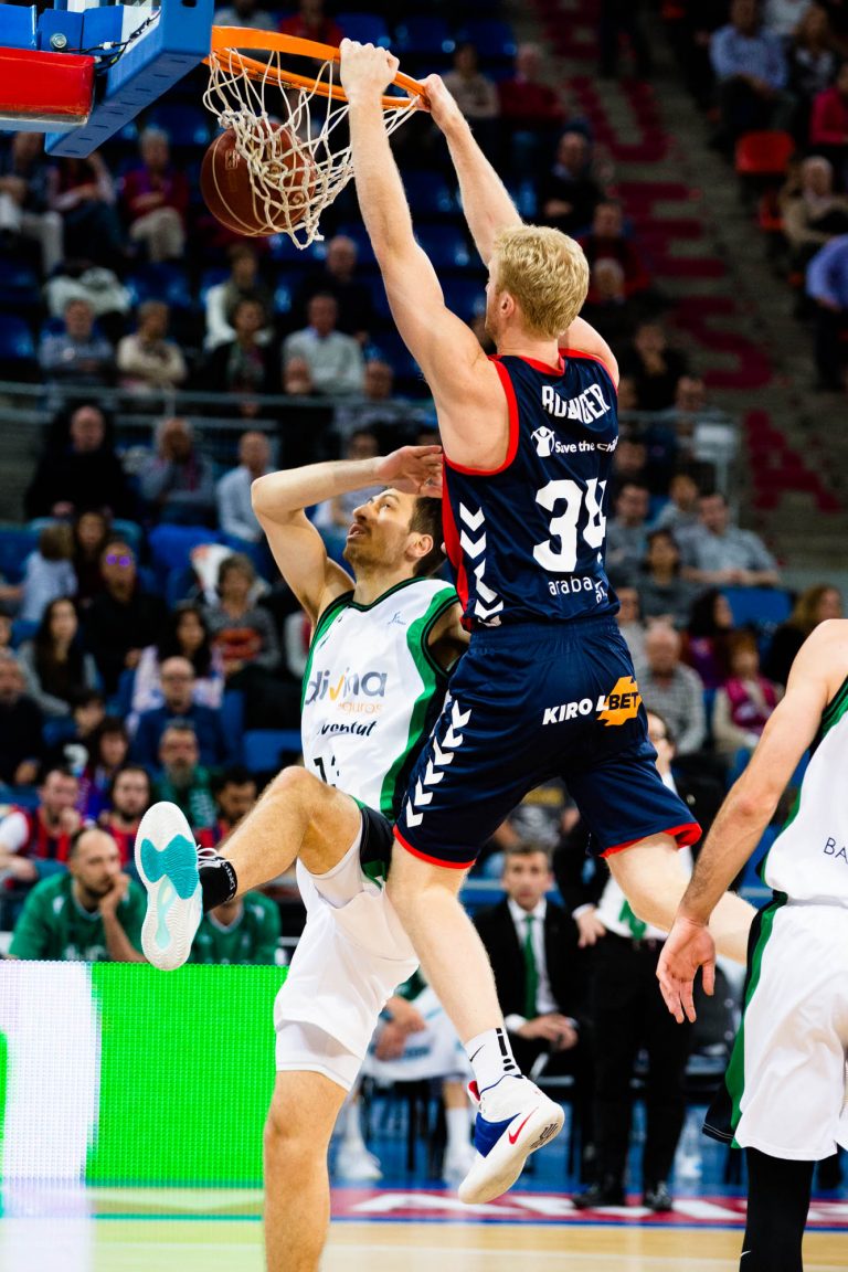 La Tertulia Dobles Figuras de Cope Vitoria.Miércoles 03/05/17