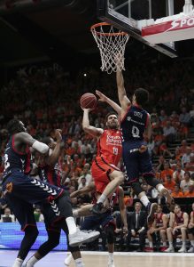 Valencia Basket 75-69 Baskonia (2-1)