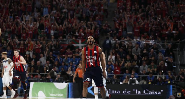 El Baskonia iguala la oferta del FC Barcelona por Adam Hanga