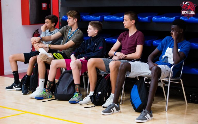 El Baskonia incorpora a cinco prometedores jugadores a su cantera