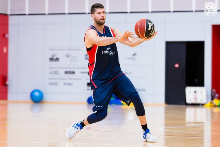 Patricio Garino estará cuatro semanas de baja