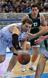 La derrota en Atenas ante Panathinaikos y la  previa Baskonia – CB Granada.La Zona de Tu Radio Vitoria18/02/11