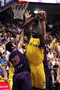 Top 8 de Euroliga J4.Maccabi de Tel Aviv 99-77 Caja Laboral Baskonia (3-1).La Zona de Tu Radio-Vitoria 01/04/11