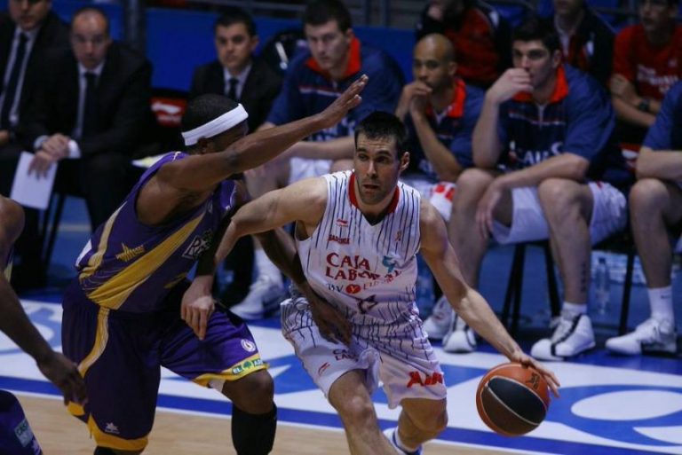 La Tertulia Entre Cuartos 02/05/11