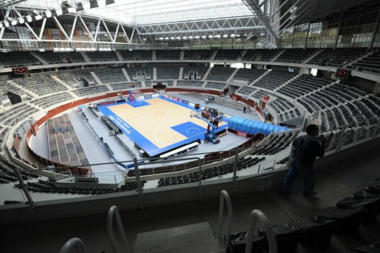 Presentación popular del Baskonia en el Iradier Arena