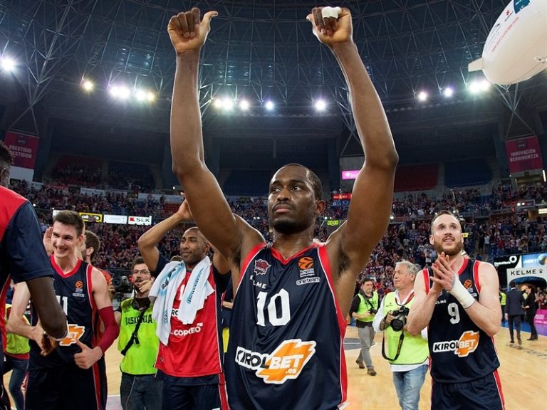 Play offs 4º de final de Euroliga J3.Kirolbet Baskonia 88-83 Fenerbahçe Dogus.Habrá cuarto partido el jueves.