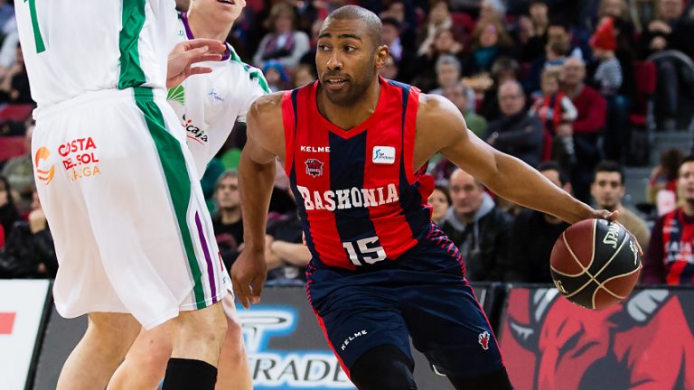 Previa 1ºpartido de los 4º de Final de los Play offs Liga ACB.Kirolbet Baskonia-Unicaja de Málaga