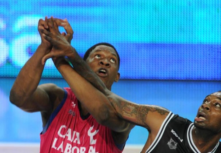 Supercopa Bilbao 2011.El Baskonia vence 88-93 al Bizkaia Bilbao Basket y jugará la final ante el FC Barcelona