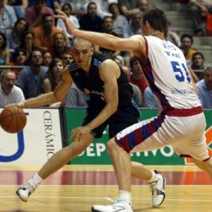 El 1º partido de la Final de Liga ACB 04/05.Tau Cerámica Baskonia 82-84 Real Madrid