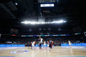 Real Madrid y Baskonia firman un primer cuarto de récord
