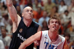 El 2º partido de la Final de Liga ACB 04/05. Tau Cerámica Baskonia 74-68 Real Madrid