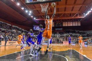 Youssoupha Fall (2,21 metros y 23 años), primer fichaje del Baskonia 18/19.