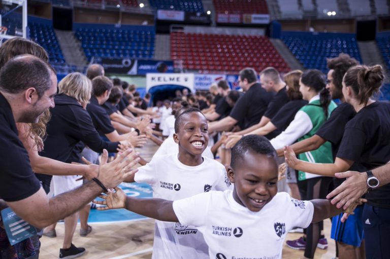 Clausura del Taller One Team de Euroliga en Vitoria-Gasteiz