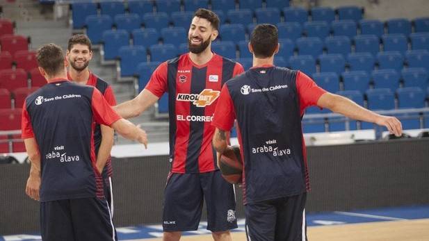 Kirolbet Baskonia disputará este domingo su primer amistoso ante la selección de Angola