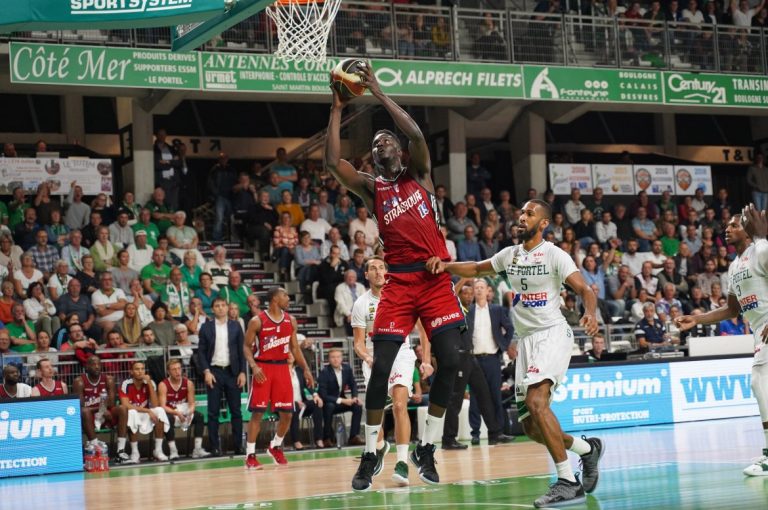 Youssoupha Fall,un mes de baja por un esguince de rodilla