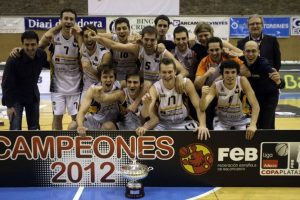 Lunes 30 de Enero de 2012 –La Tertulia Entre Cuartos y la Copa Leb Plata lograda por el Araberri-