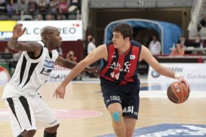 Liga ACB J6. Caja Laboral Baskonia 72-53 BLU: SENS Monbus Obradoiro