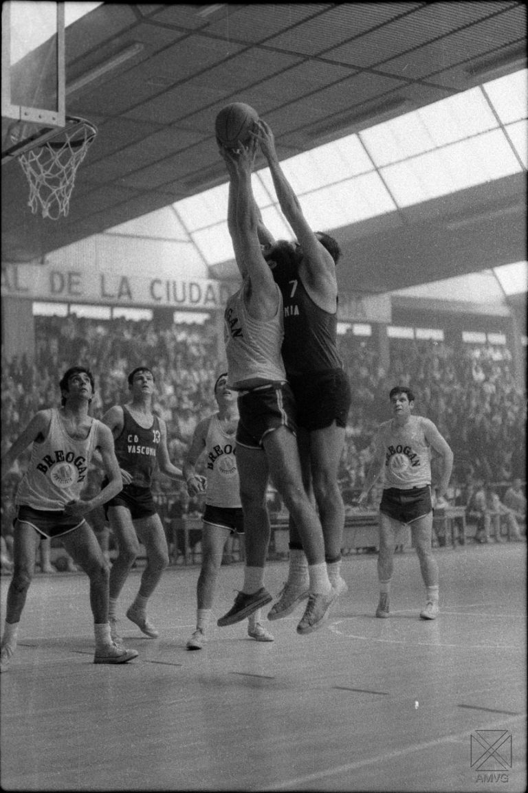 1971,el año en el que el Baskonia se quedó a una canasta del ascenso frente al Breogán