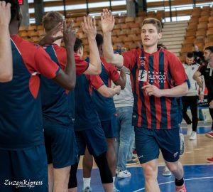 Arturs Kurucs debuta con Kirolbet Baskonia