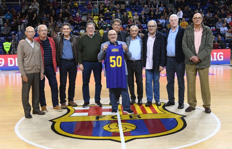 El Palau Blaugrana homenajea a Xabier Añua