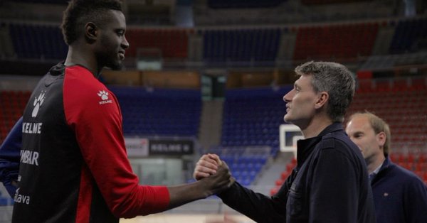 Youssoupha Fall está en Vitoria-Gasteiz