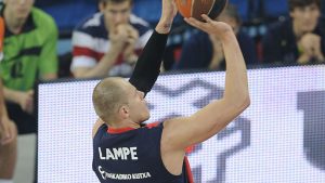 El Baskonia cae ante Le Mans 76-74 y preocupación por la espalda de Lampe.Tu Radio-Vitoria 13/09/12
