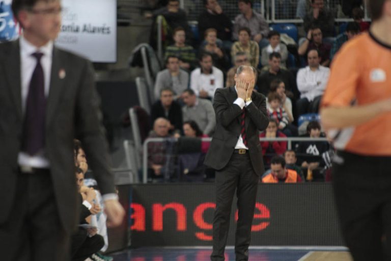 Lunes 19/11/12.La Tertulia Entre Cuartos de Tu Radio Vitoria