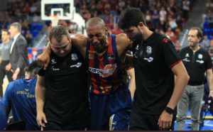 Jayson Granger sufre una rotura del tendón de Aquiles y estará 6 meses de baja.