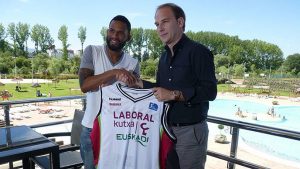 Walter Hodge presentado por el Baskonia